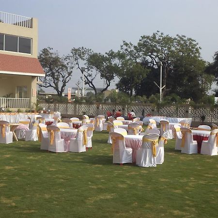 Tanarika Resort Bhusawal Exterior foto