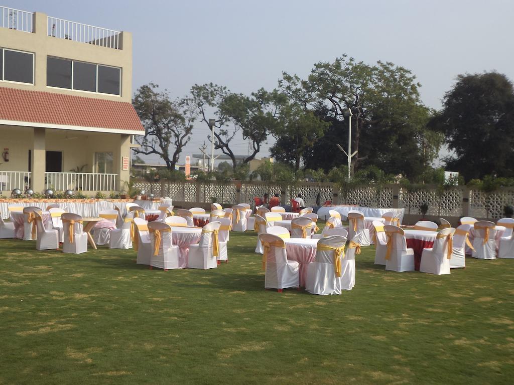 Tanarika Resort Bhusawal Exterior foto